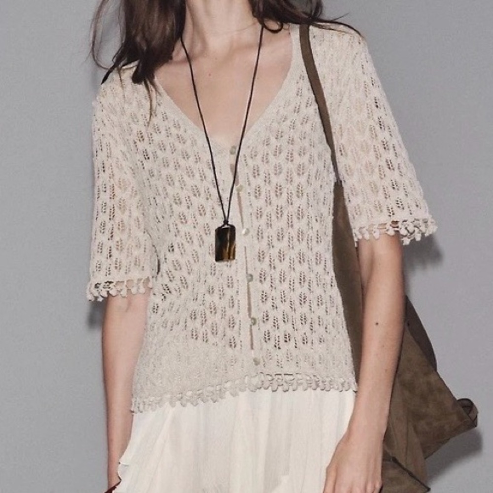ZARA Light Beige Crochet Button-Front Short Sleeve Top